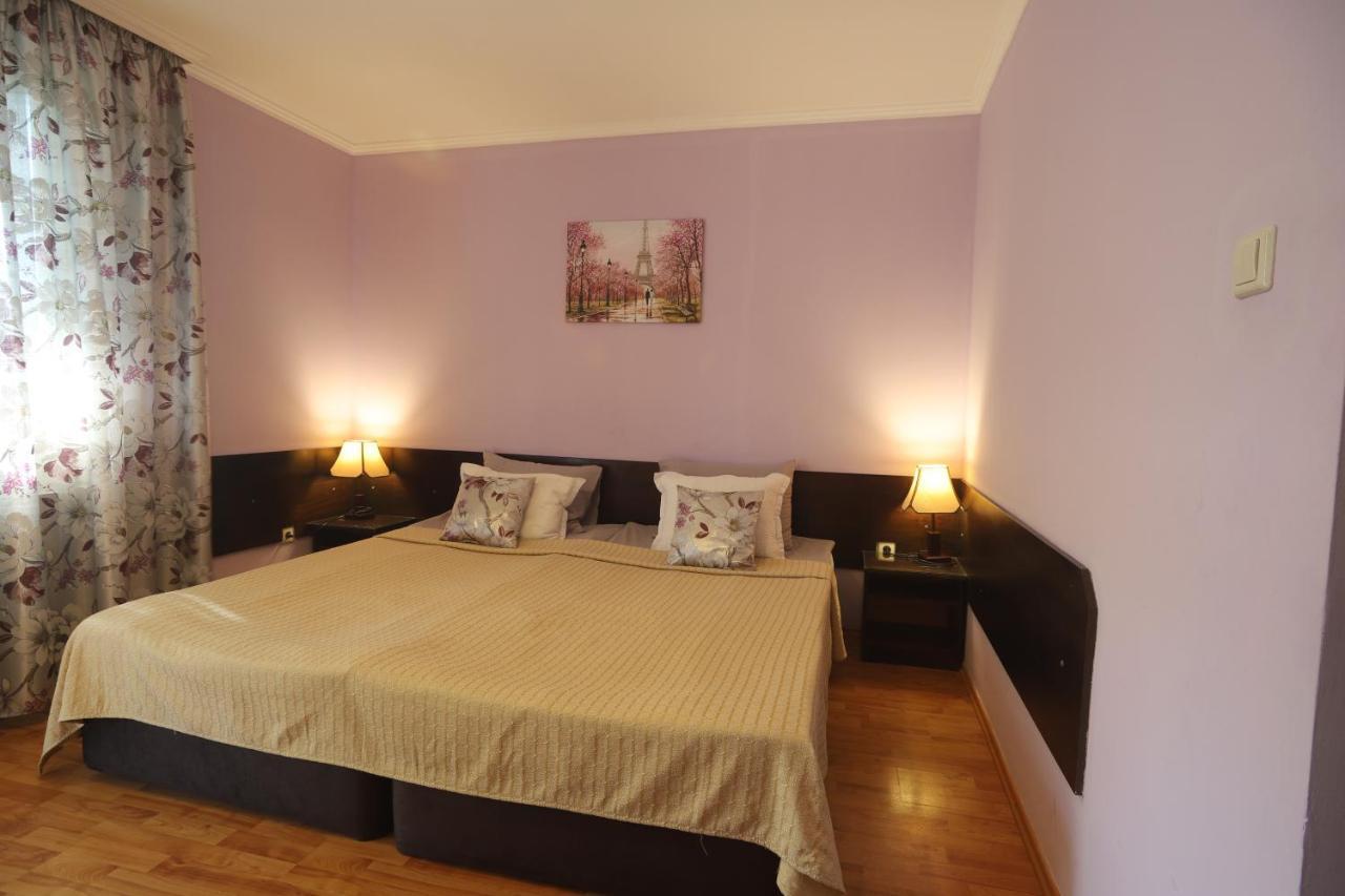 Guest House Yanita Varna Ngoại thất bức ảnh