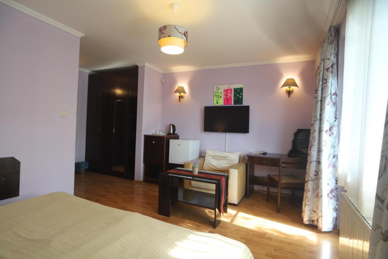 Guest House Yanita Varna Ngoại thất bức ảnh