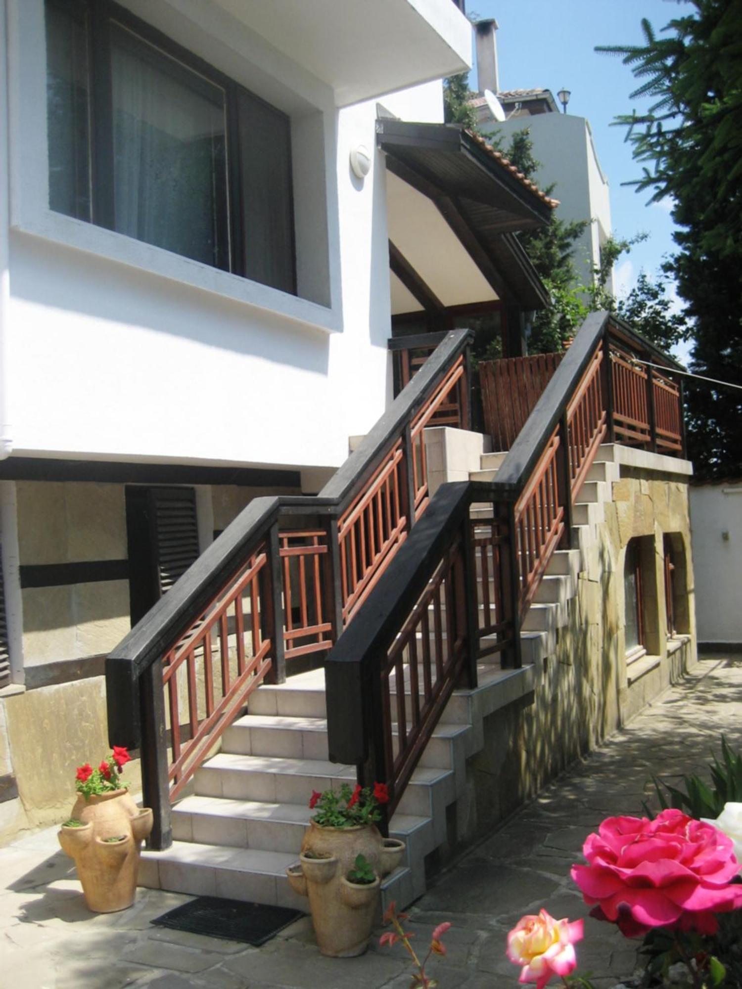 Guest House Yanita Varna Ngoại thất bức ảnh